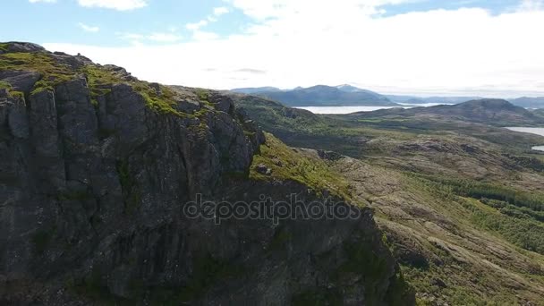 Vue Aérienne Montagne Des Rochers Avec Des Lacs Arrière Plan — Video