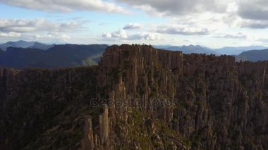 Kaya oluşumu ve Dağları havadan görünümü
