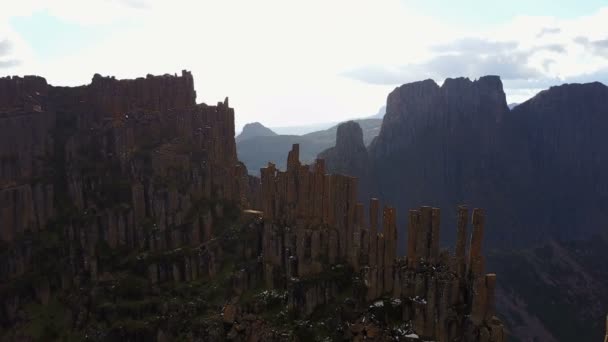 Vista Aérea Formação Rochas Montanhas — Vídeo de Stock