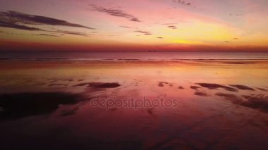 Sahilde güzel gün batımı 