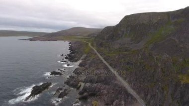Hamningberg, Norveç'e sahil yolu üzerinde motosiklet havadan görünümü