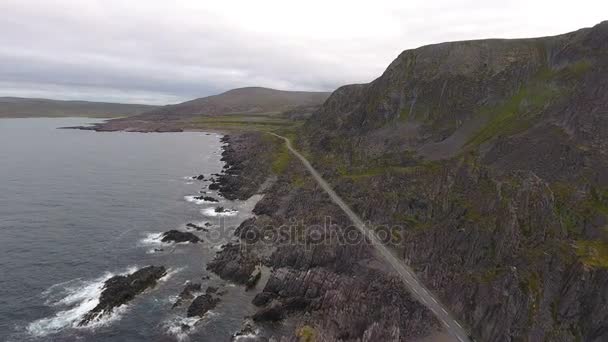 Flygfoto Över Motorcykel Coastal Road Till Hamningberg Norge — Stockvideo