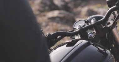 Klasik motosiklet gösterge panelini kapat