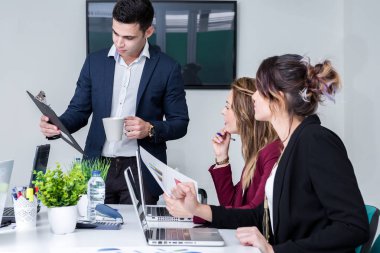 Evrak işi kadın ve erkek