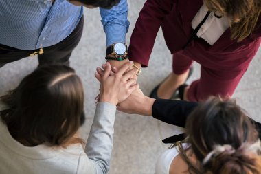 Ofiste işbirliği insanlar