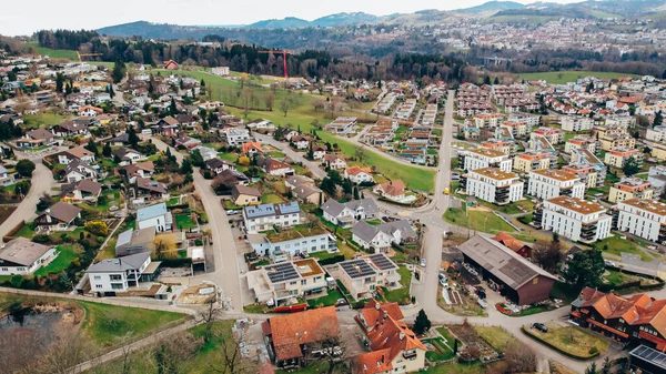 Evlerin havadan görünüşü Gaiserwald Aziz Gallen İsviçre