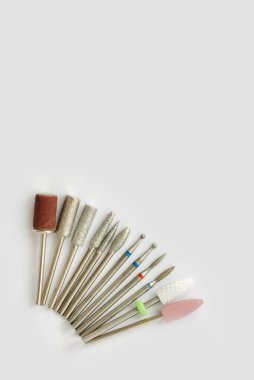 Beyaz arka planda manikür için kesiciler