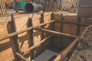 Hendek, yolda boru tamiri.