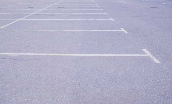 Lugar de estacionamento vazio. espaço de estacionamento sem carro — Fotografia de Stock