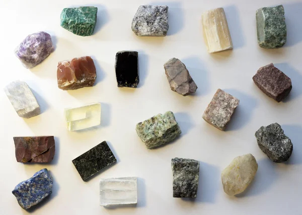 Мінеральні Камені Білому Тлі Поняття Медитації Окультизм — стокове фото