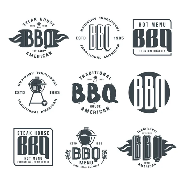 Set von Grill-Etiketten und Emblemen — Stockvektor