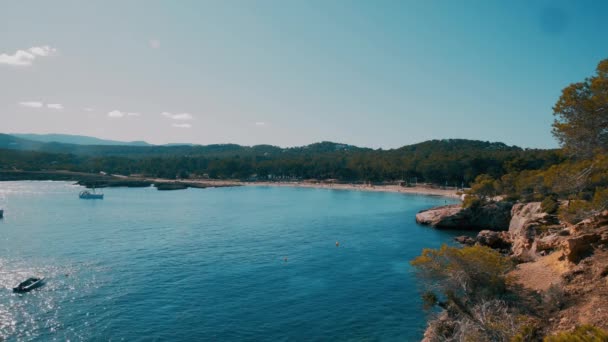 Wide shot of Cala Bassa beach Ibiza — 비디오