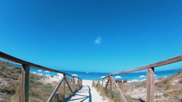 Balearen Eiland Formentera Houten Pad naar het strand — Stockvideo