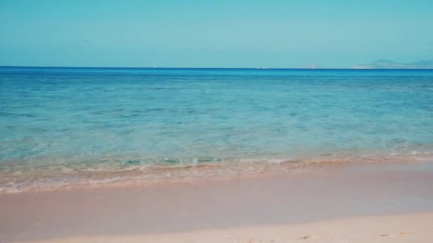 Islas Baleares Formentera Clear Beach — Vídeo de stock