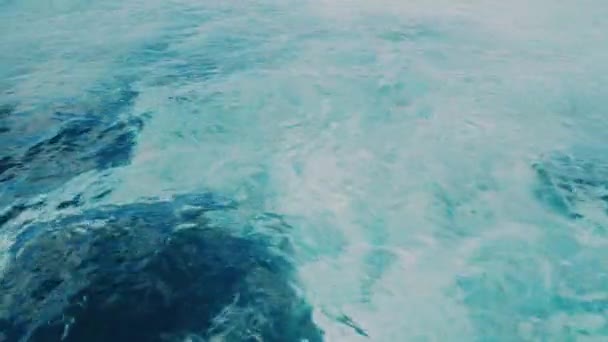 Olas de agua marinas transparentes de Teal Truqiouse — Vídeo de stock