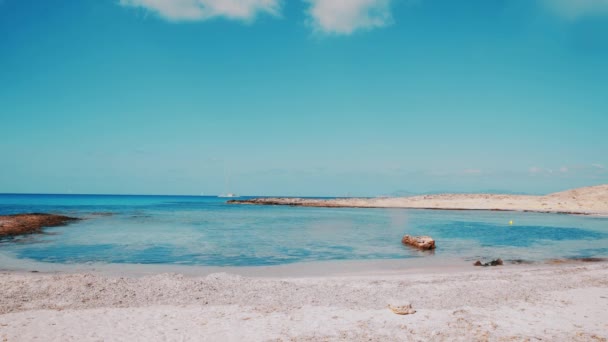 Balearerna Formentera Secret Beach — Stockvideo