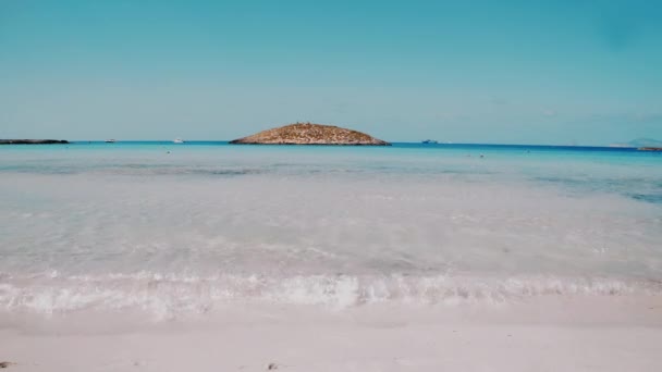 Balearerna Formentera Tomma rena stranden — Stockvideo