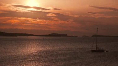 İbiza 'da deniz alaca karanlığında