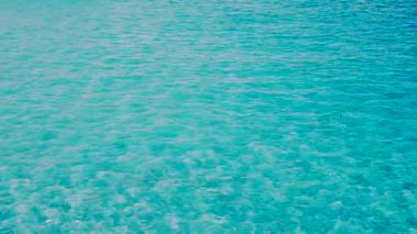 Teal turkuaz şeffaf deniz suyu
