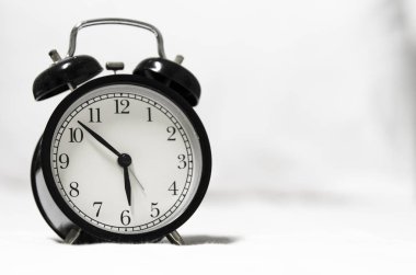 retro tarzı çalar saat