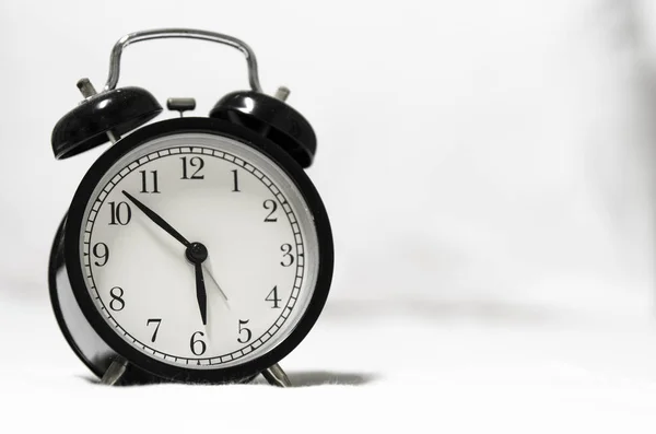 retro tarzı çalar saat