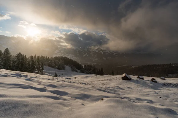 Wonderful winter hike from Restaurant Eggli over the Forstseeli and Diepoldsauer sponge to the Faehnerenspitz in the Appenzeller Land in Switzerland — 스톡 사진