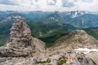 Allgaeu Alplerindeki Great Widderstein 'da dağ yürüyüşü.