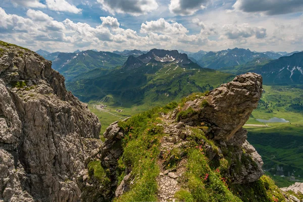 Caminata de montaña en el Gran Widderstein en los Alpes Allgaeu — Foto de Stock