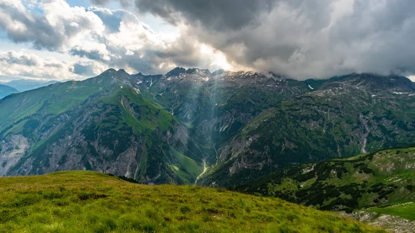 Grosser Krottenkopf 'a dağ yürüyüşü — Stok fotoğraf