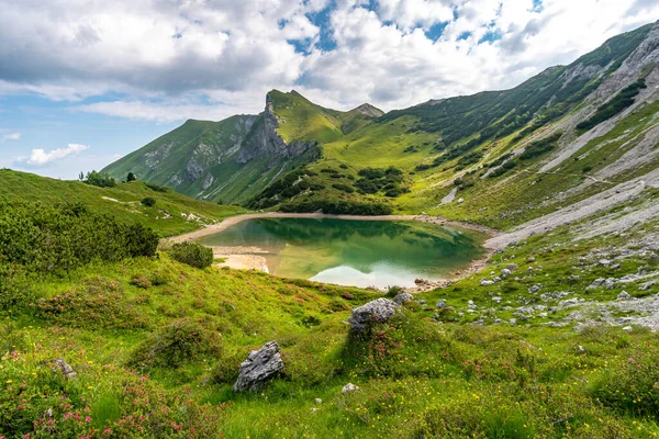 Mountain lake in the Tannheimer Tal — Stock Photo, Image