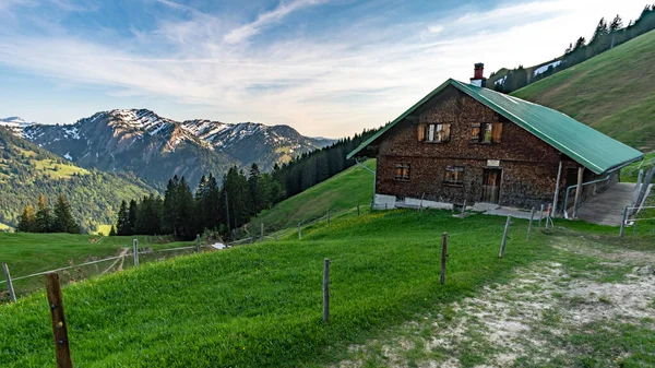 Mountain tour to the Buralpkopf at the Nagelfluhkette — 스톡 사진