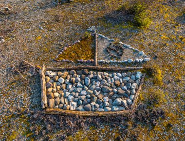 Yukarı Swabia 'da ormanın ortasında inanılmaz güzel taş labirent keşfedildi..