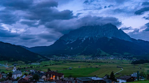 Feu Traditionnel Montagne Feu Solstice Près Ehrwald Aréna Tiroler Zugspitz — Photo