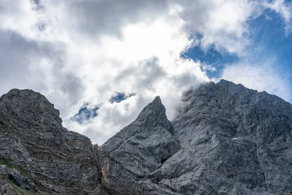 Hermosa Caminata Subir Zugspitze Cerca Ehrwald Eibsee Montaña Más Alta —  Fotos de Stock