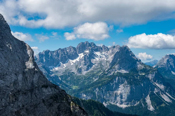Hermosa Caminata Subir Zugspitze Cerca Ehrwald Eibsee Montaña Más Alta — Foto de Stock