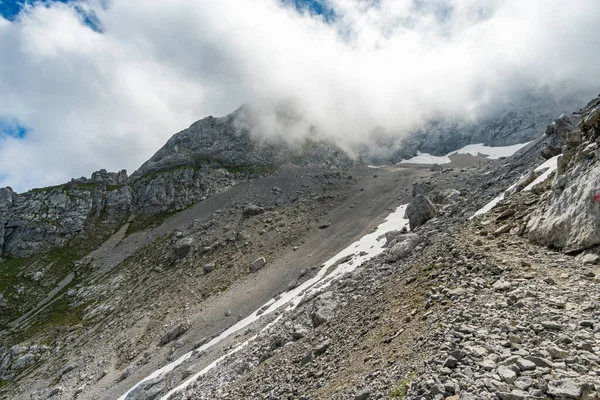 Hermosa Caminata Subir Zugspitze Cerca Ehrwald Eibsee Montaña Más Alta —  Fotos de Stock