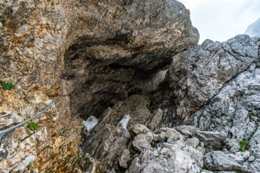 Güzel bir yürüyüş ve Almanya 'nın en yüksek dağı olan Ehrwald ve Eibsee yakınlarındaki Zugspitze' ye tırmanma.