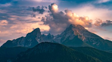 Berchtesgaden Alplerinde Watzmann 'da güzel bir dağ turu.