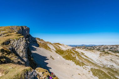Allgau Alplerinde Kleinwalsertal 'da Hohe Ifen' de muhteşem bir yürüyüş.