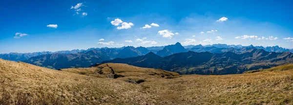 Randonnée Fantastique Sur Hohe Ifen Dans Kleinwalsertal Dans Les Alpes — Photo