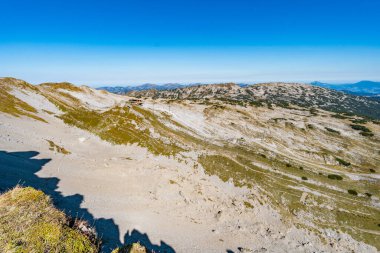 Allgau Alplerinde Kleinwalsertal 'da Hohe Ifen' de muhteşem bir yürüyüş.
