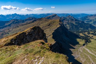 Allgau Alplerinde Kleinwalsertal 'da Hohe Ifen' de muhteşem bir yürüyüş.