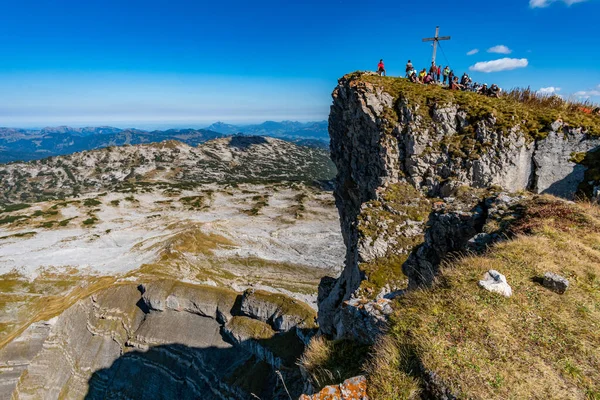 Allgau Alplerinde Kleinwalsertal 'da Hohe Ifen' de muhteşem bir yürüyüş.