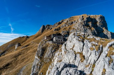 Tannheimer Tal 'da gün batımında Aggenstein' a güzel bir dağ turu.