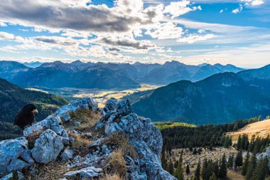 Tannheimer Tal 'da gün batımında Aggenstein' a güzel bir dağ turu.