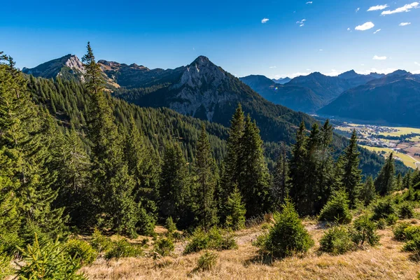 Όμορφη Περιήγηση Στο Βουνό Στο Aggenstein Στο Ηλιοβασίλεμα Στο Tannheimer — Φωτογραφία Αρχείου