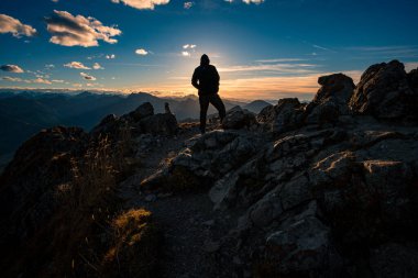 Tannheimer Tal 'da gün batımında Aggenstein' a güzel bir dağ turu.