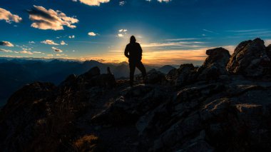 Tannheimer Tal 'da gün batımında Aggenstein' a güzel bir dağ turu.