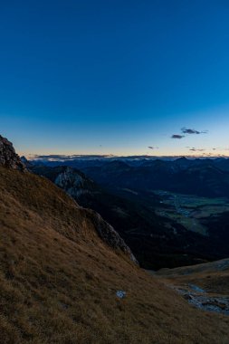 Tannheimer Tal 'da gün batımında Aggenstein' a güzel bir dağ turu.