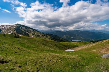 Allgau Alplerindeki Gunzesried Vadisi 'nden Siplingerkopf ve Heidelbeerkopf' a fantastik bir dağ turu.
